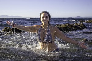 Meryem de espaldas. Sesión de Playa. Septiembre del 2021.
