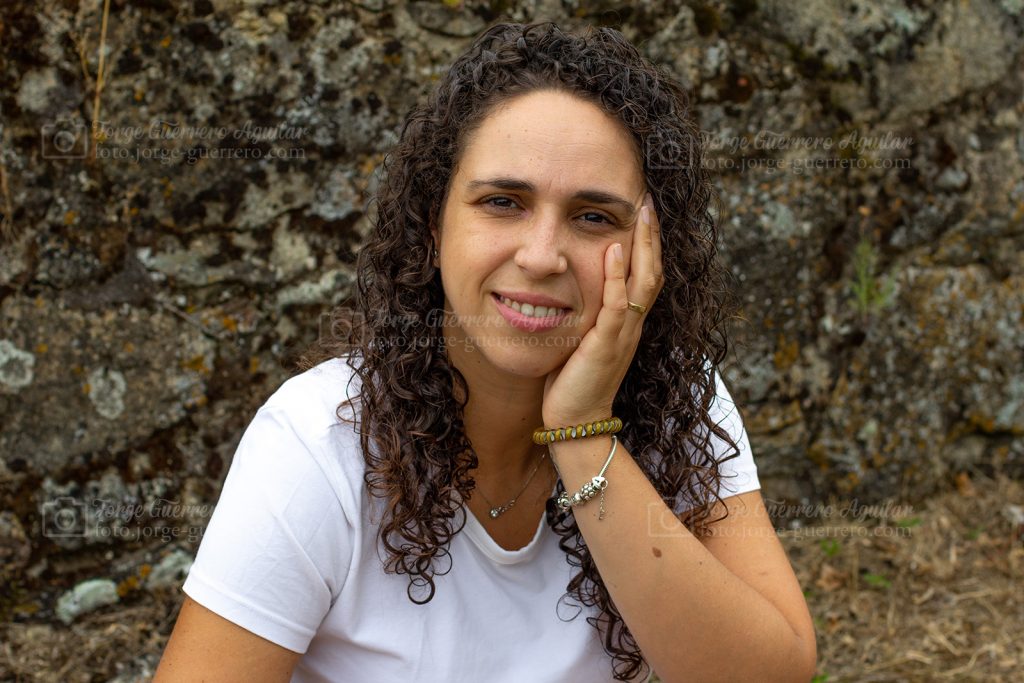 Meryem en el jardín.
