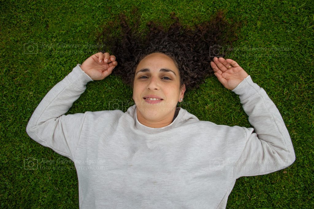 Meryem en el jardín. Galicia, España. Julio del 2021.