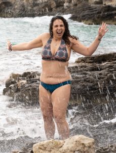 Día de olas en la Cala de la Turqueta